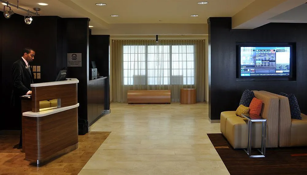 Отель Courtyard By Marriott Nashville At Opryland