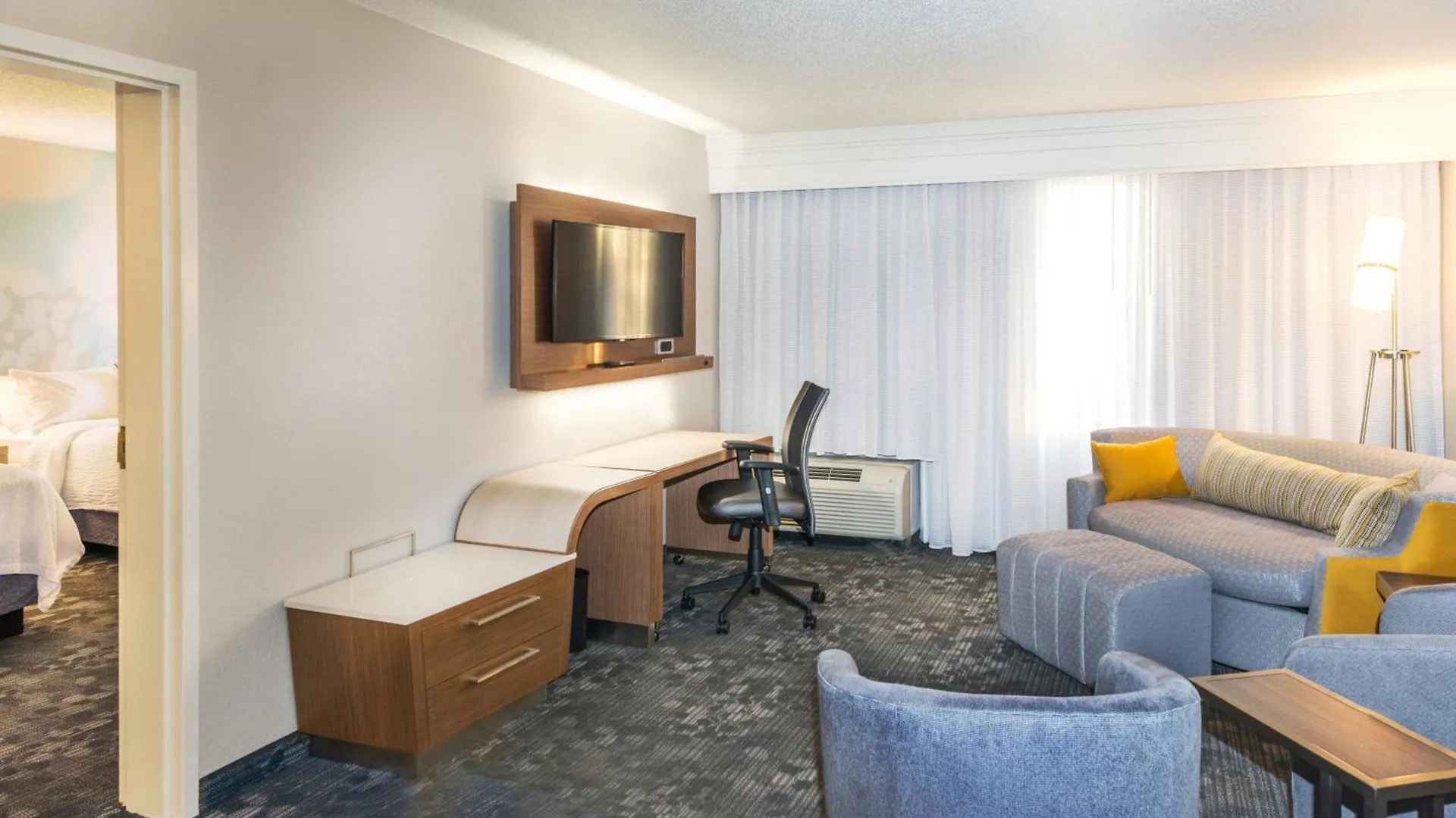 Courtyard By Marriott Nashville At Opryland