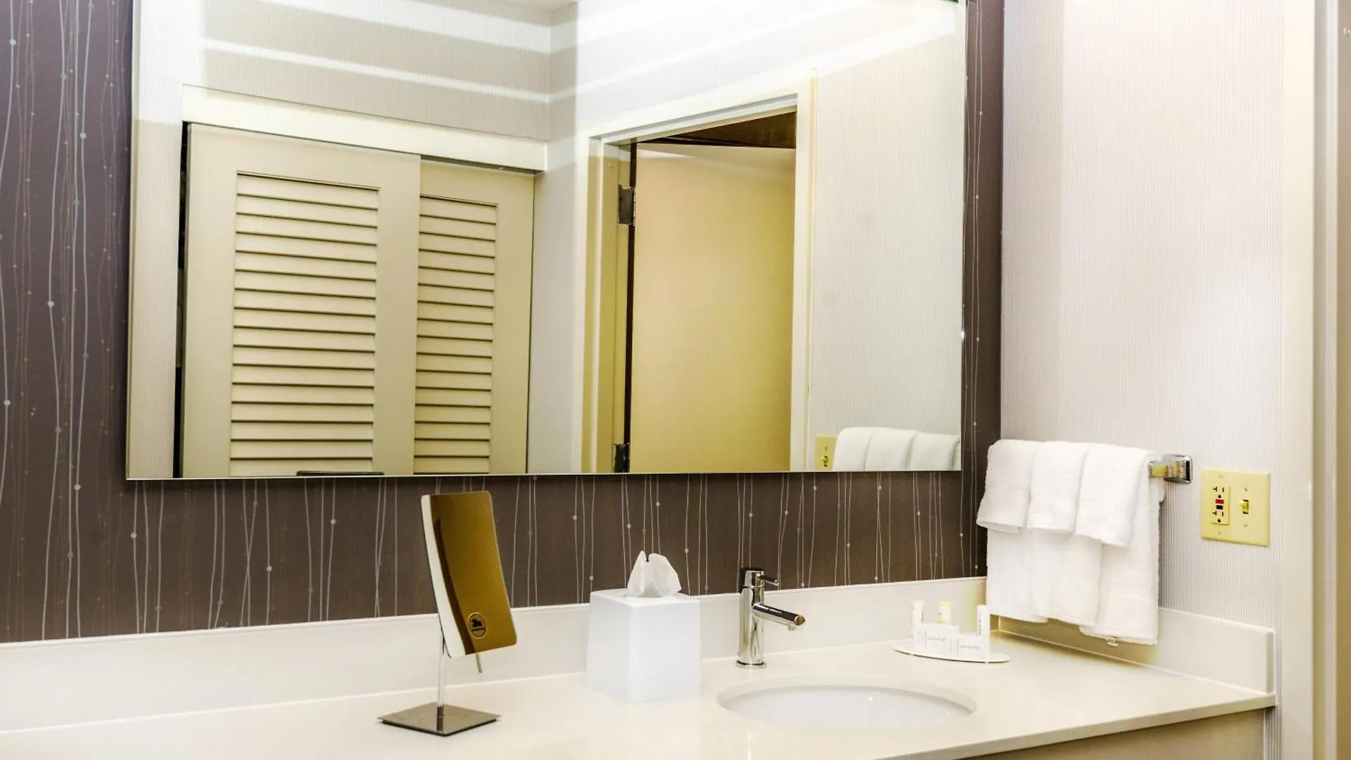 Courtyard By Marriott Nashville At Opryland 3*,